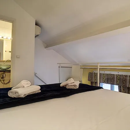 Nestor&jeeves - Provencal Duplex - Central - Close Sea - Top Floor Apartment *